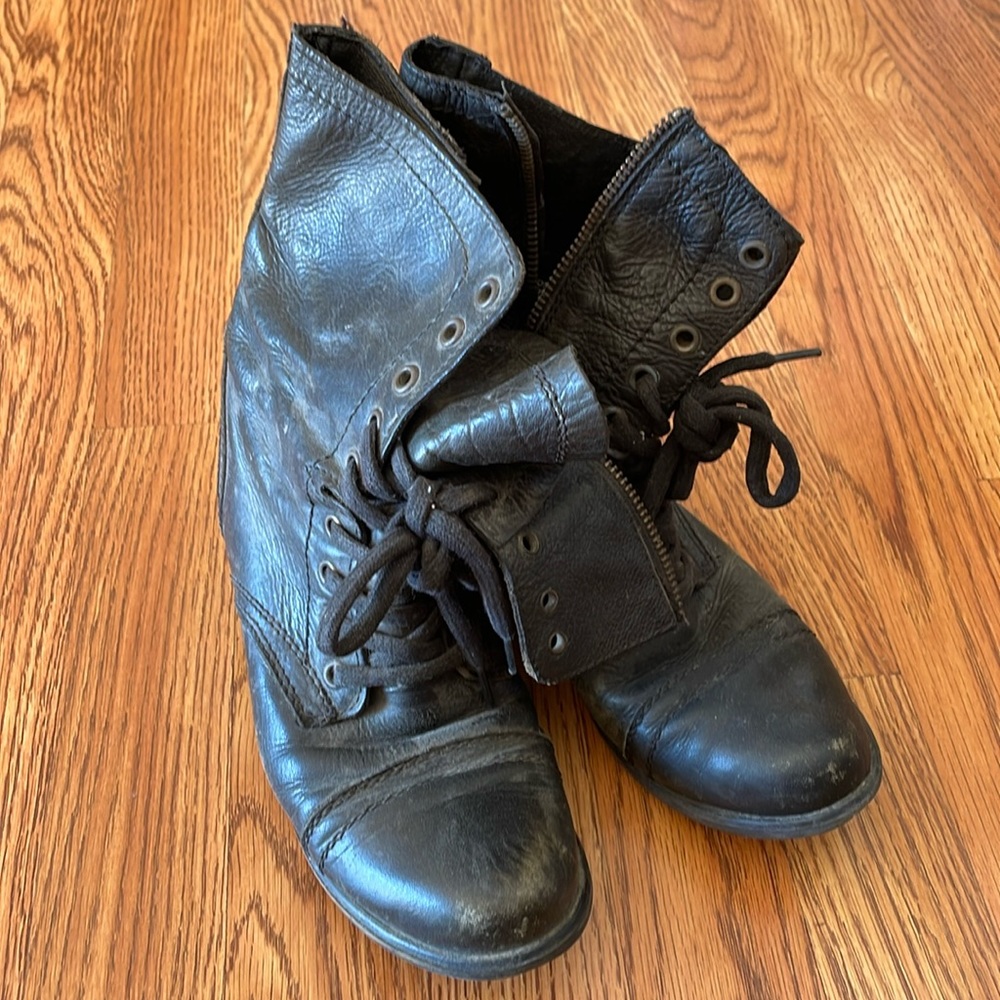 Steve Madden black leather combat boots - used - size 7.5